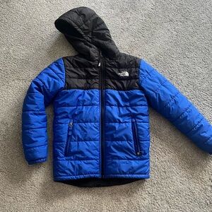 THE NORTH FACE Boys' M 10/12 Reversible Mount Chimborazo Jacket Blue/Black Coat